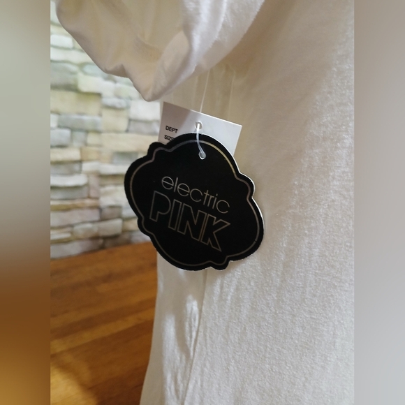 Electric Pink Large White Graphic Tee with Nature Print Love Camping - Picture 4 of 5